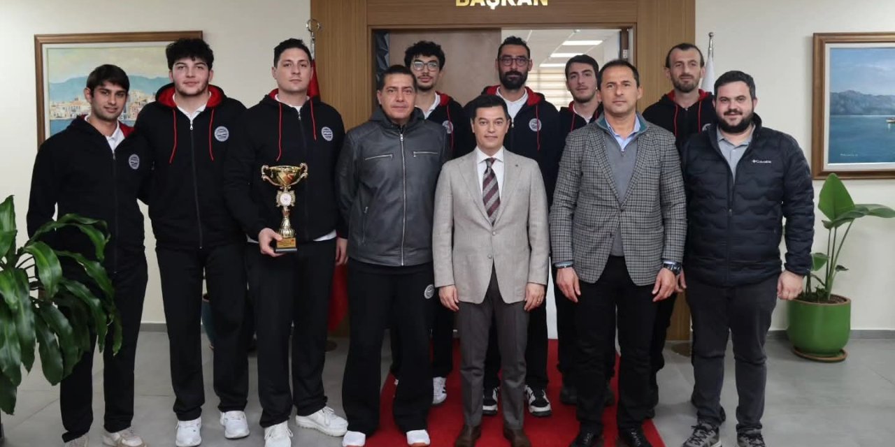 Namağlup Şampiyon Marmaris Belediyespor Basketbol Takımı’ndan Başkan Ünlü’ye Ziyaret