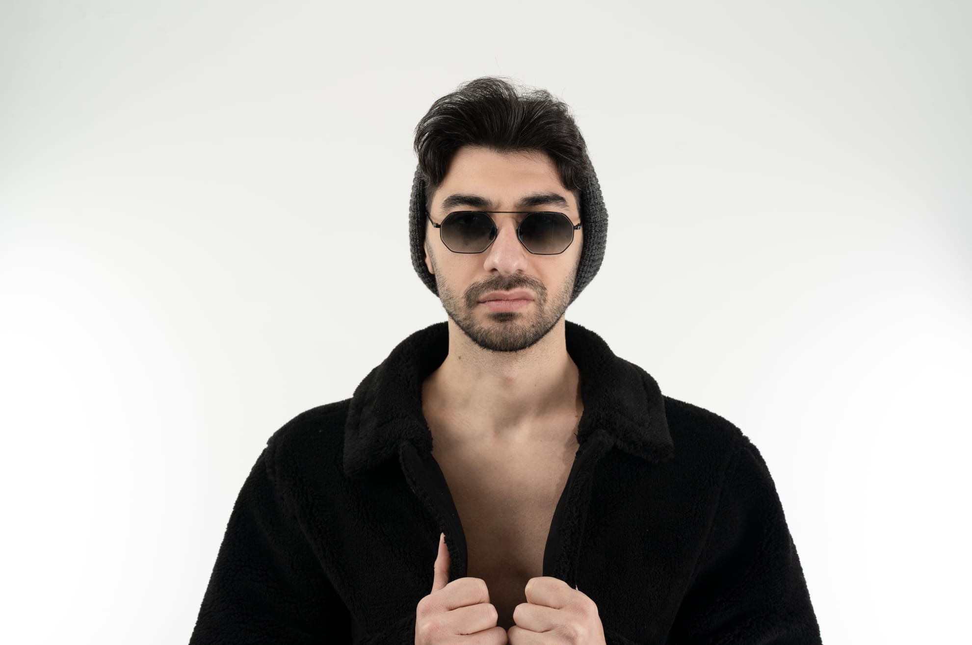 Safa Dede: “Müzik, kendimi en dürüst şekilde ifade edebildiğim alan.”