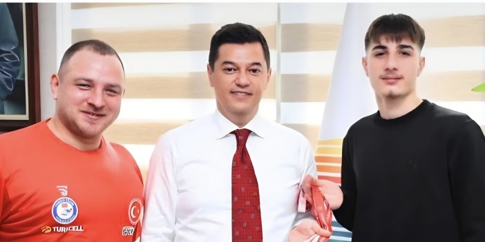 Başkan Ünlü, Marmaris’in Gururu Kadir Kürşat Barbaros’u Tebrik Etti