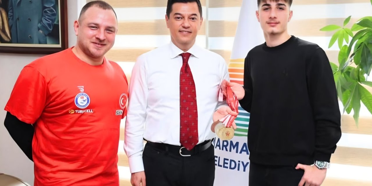 Başkan Ünlü, Marmaris’in Gururu Kadir Kürşat Barbaros’u Tebrik Etti