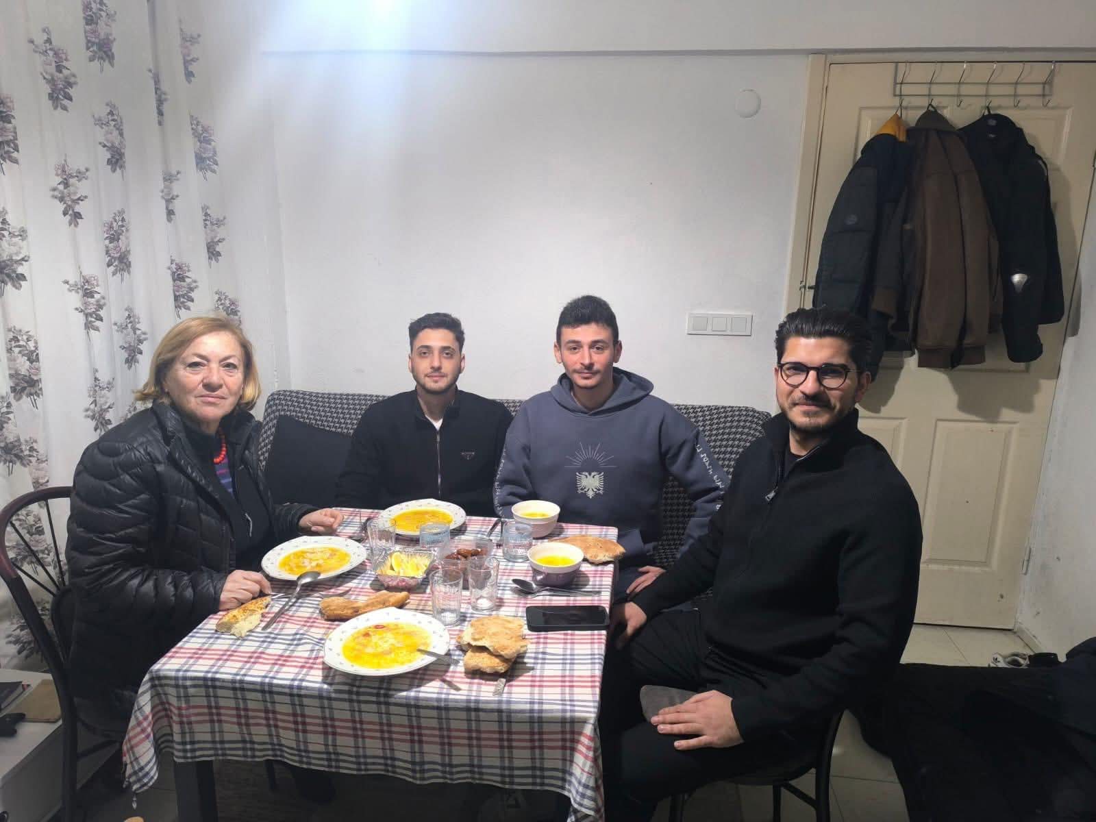 CHP'li Pelin Özbozdağ: “Her Sofrada Umudu Paylaşacağız”