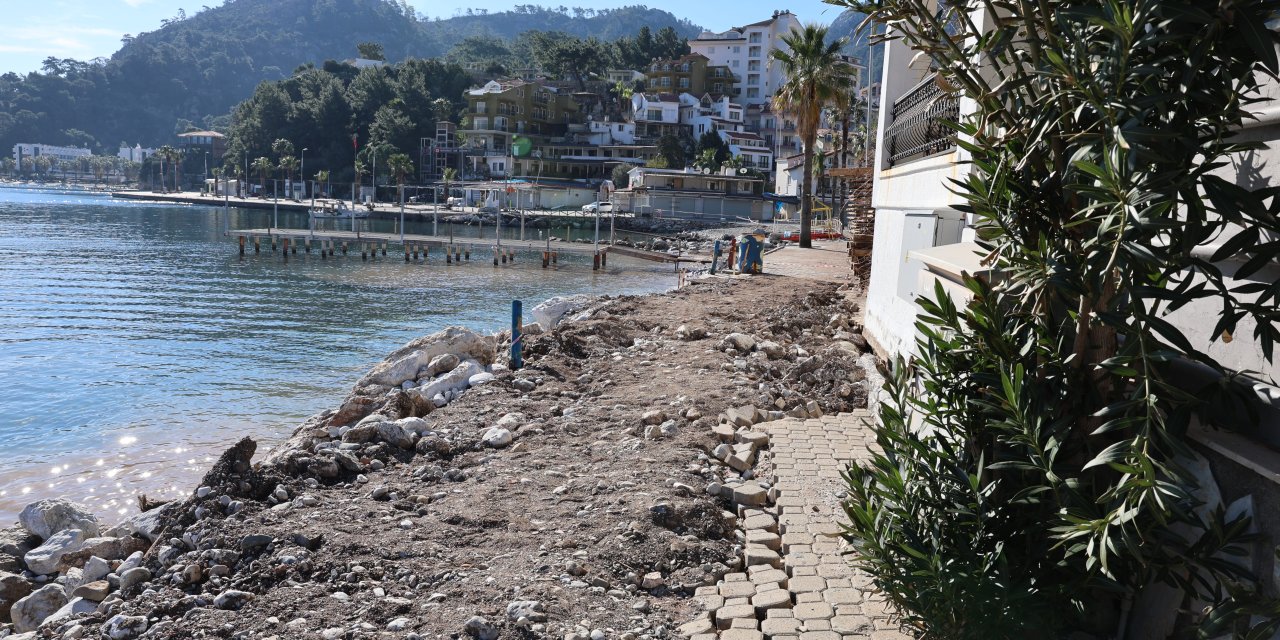 TURUNÇ SAHİL YOLU ONARILIYOR