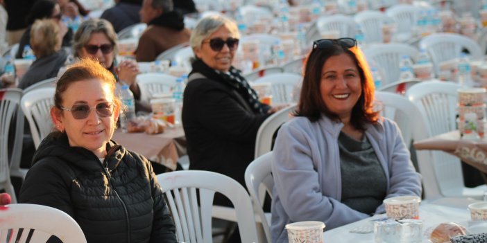 Çamdibi Mahallesi’nde Binlerce Kişilik İftar Buluşması