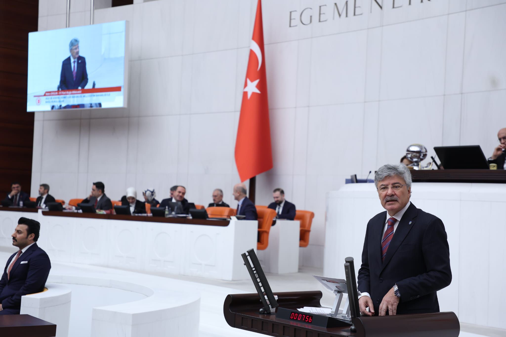 Metin Ergun: “Emekliler geçinemediği için yeniden iş arıyor”