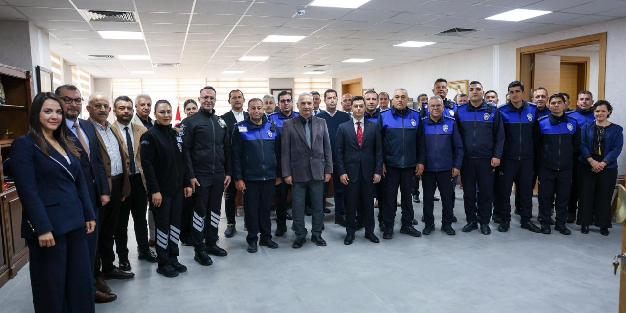 BAŞKAN ÜNLÜ PERSONELLE BAYRAMLAŞTI