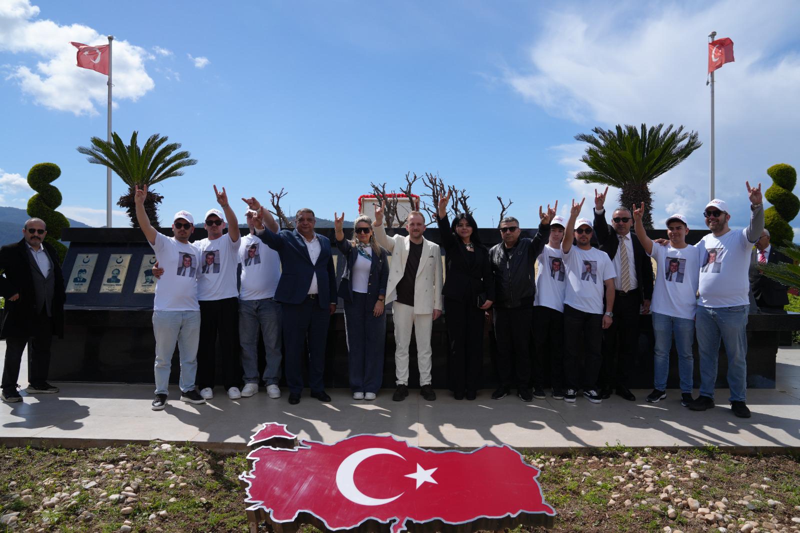 Burak Demirel’den anlamlı ziyaret: ASALA şehitleri anıldı