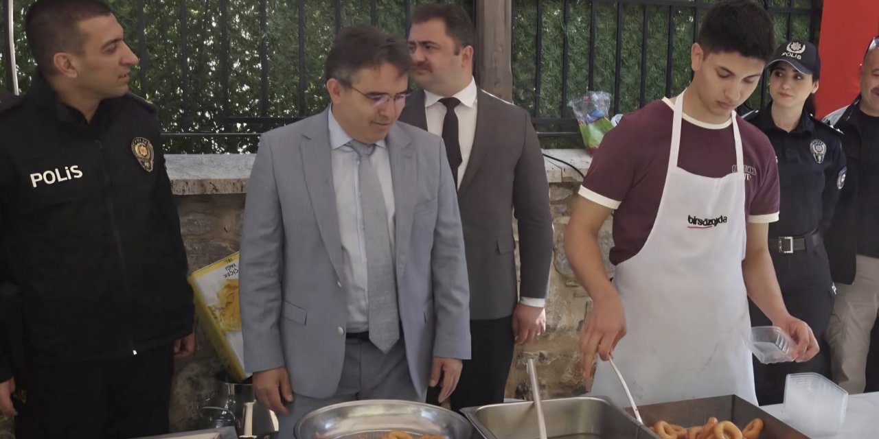 Marmaris’te Şehit Polisler İçin Lokma Hayrı Düzenlendi