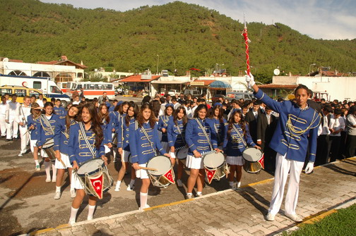 İçmeler'de coşku ile kutlandı