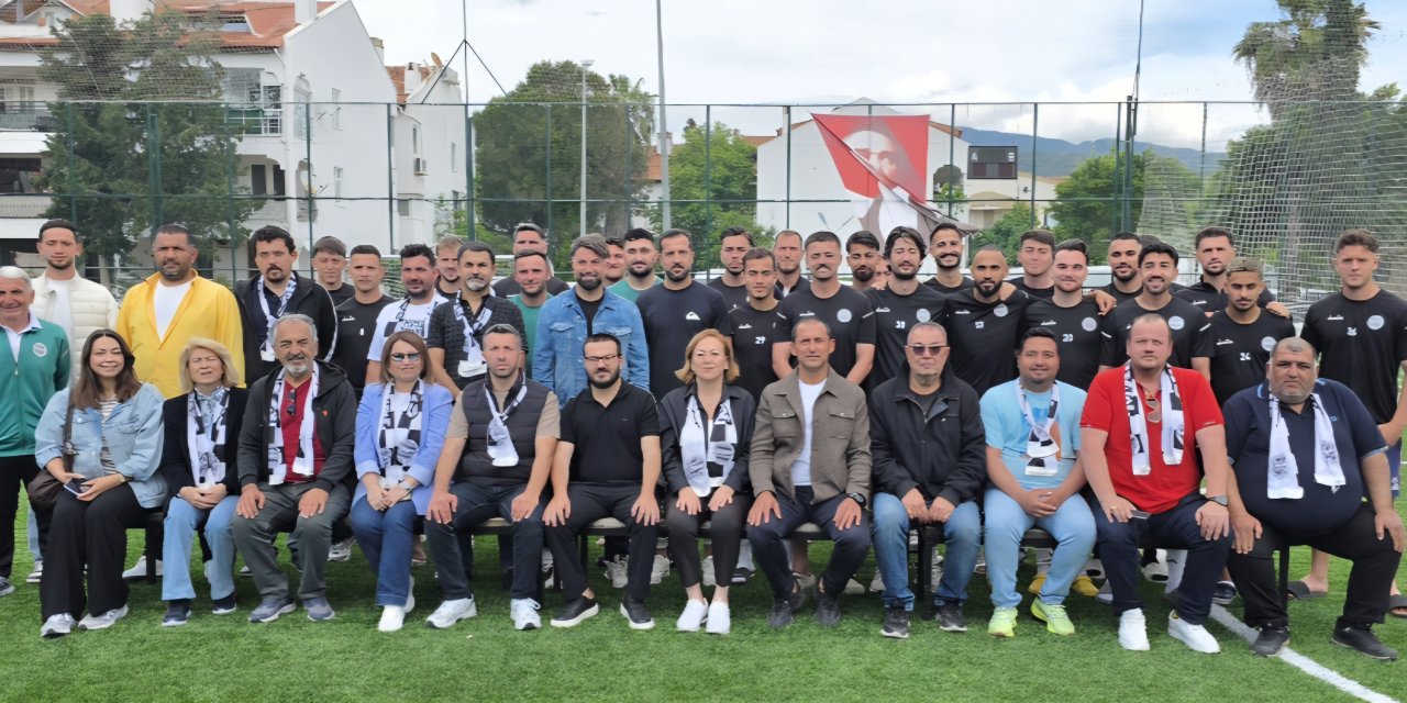 Marmaris Yat Marin FK’ye Kritik Maç Öncesi Pelin Özbozdağ’dan Moral Ziyareti