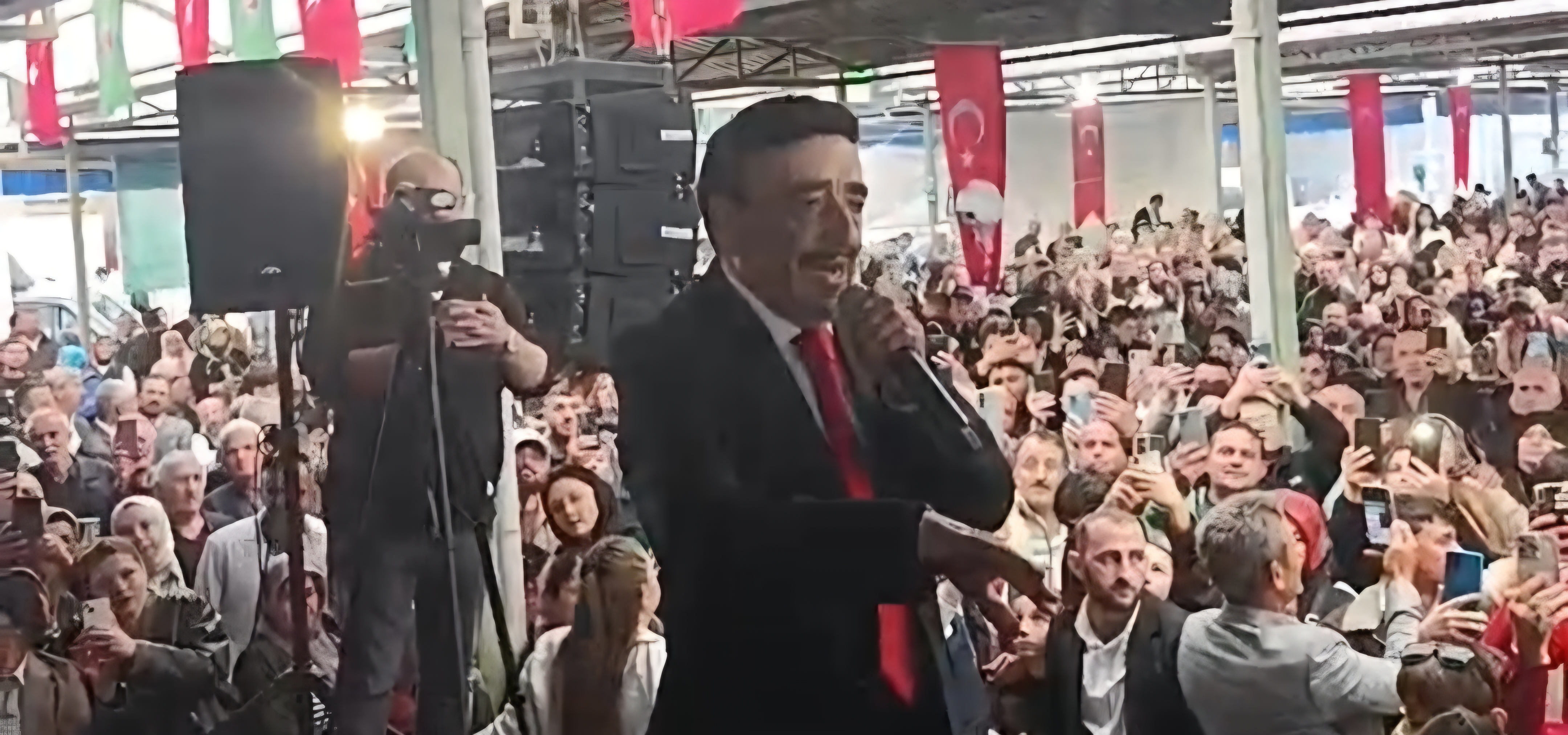 13. Bahar Şenliği’nde Binlerce Kişi Hakkı Bulut’la Coştu