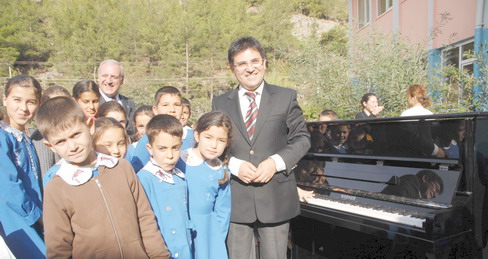 öğrencilere anlamlı armağan