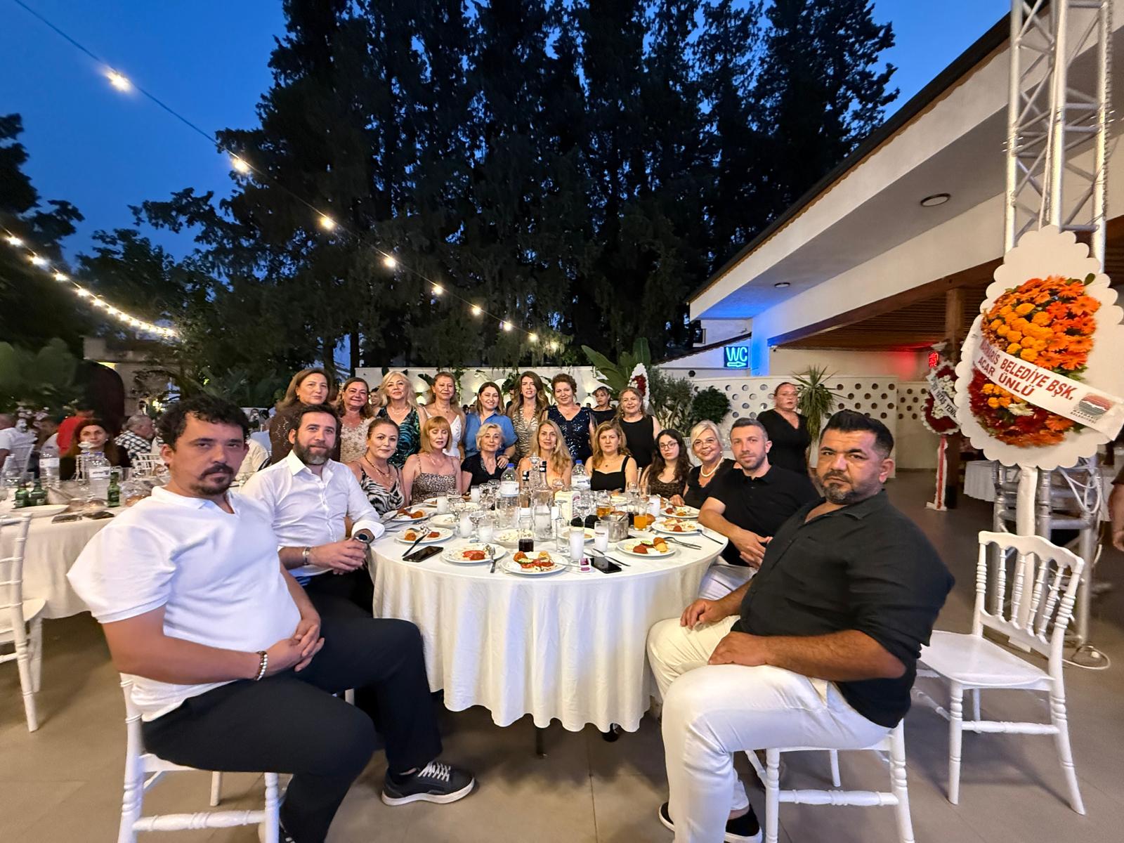 CHP Heyeti Tuğçe ile Haydar'ın Nikâh Sevincine Ortak Oldu