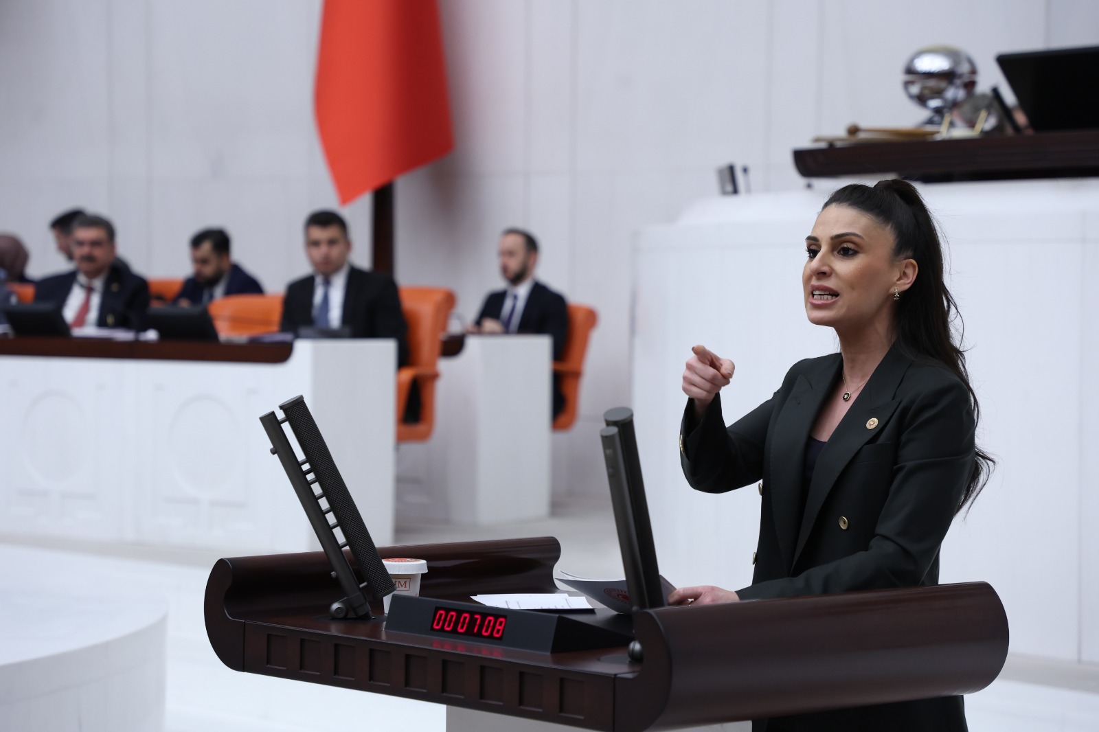 Turizmde 2026 Alarmı: Özcan Bakanlığa Risk ve Eylem Planını Sordu