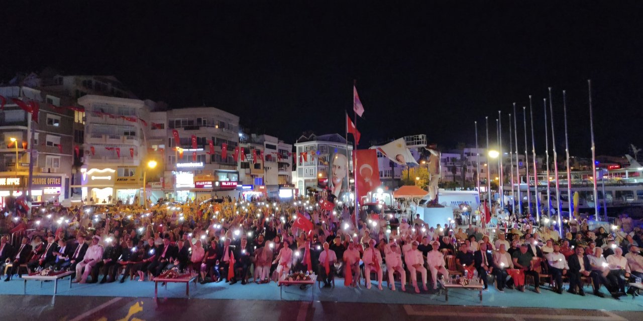 Marmaris 15 Temmuz Gecesi Bir Kez Daha Tek Yürek Oldu