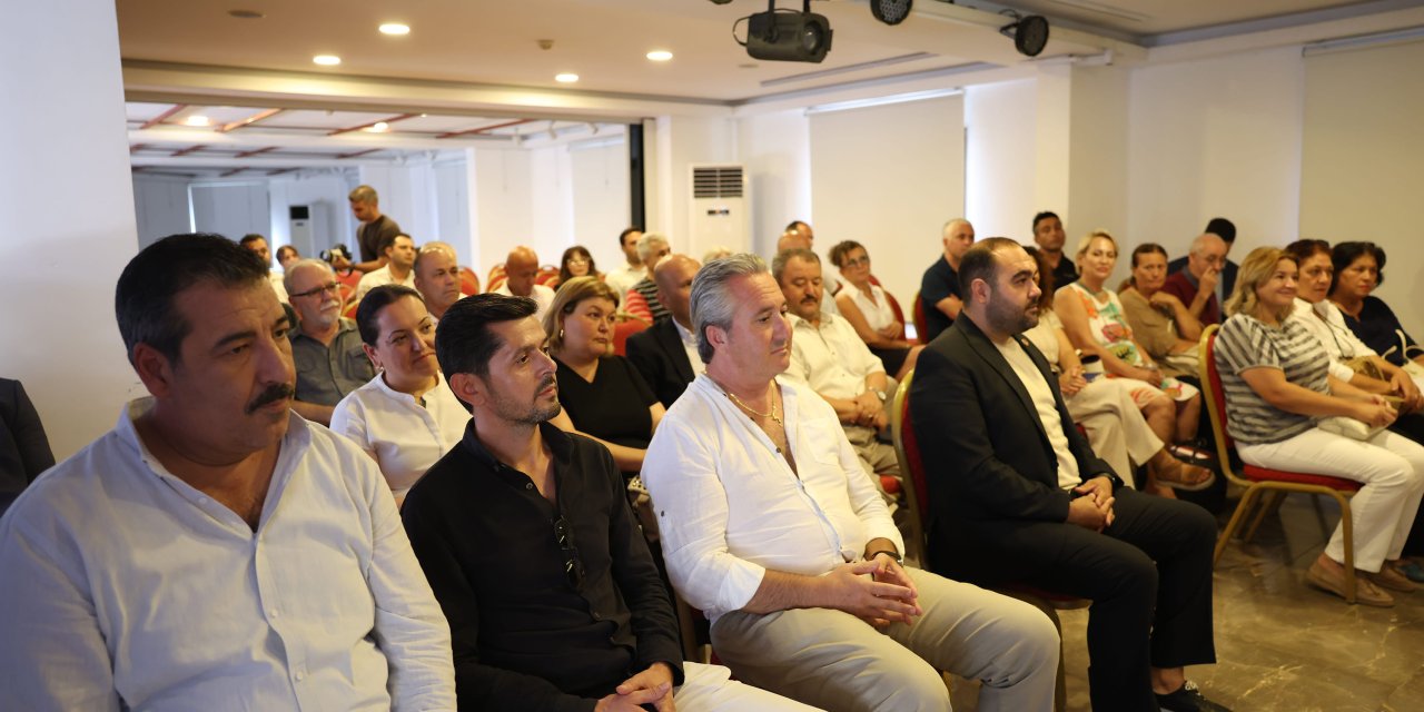 BAŞKAN ÜNLÜ MUHTARLARLA BULUŞTU