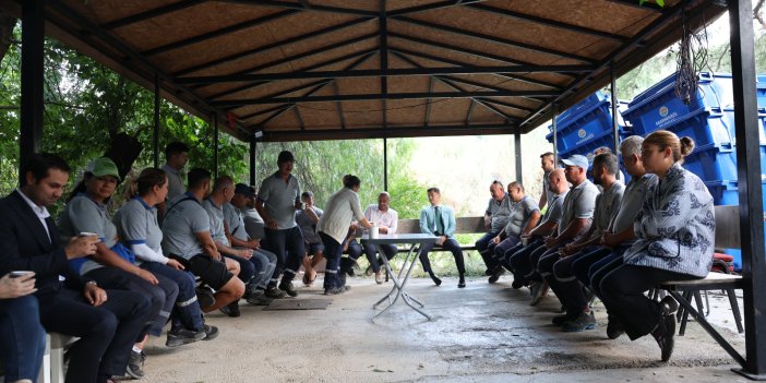 BAŞKAN ÜNLÜ’DEN TEMİZLİK PERSONELİNE TEŞEKKÜR ZİYARETİ