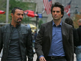 Sandal başrol oynuyor