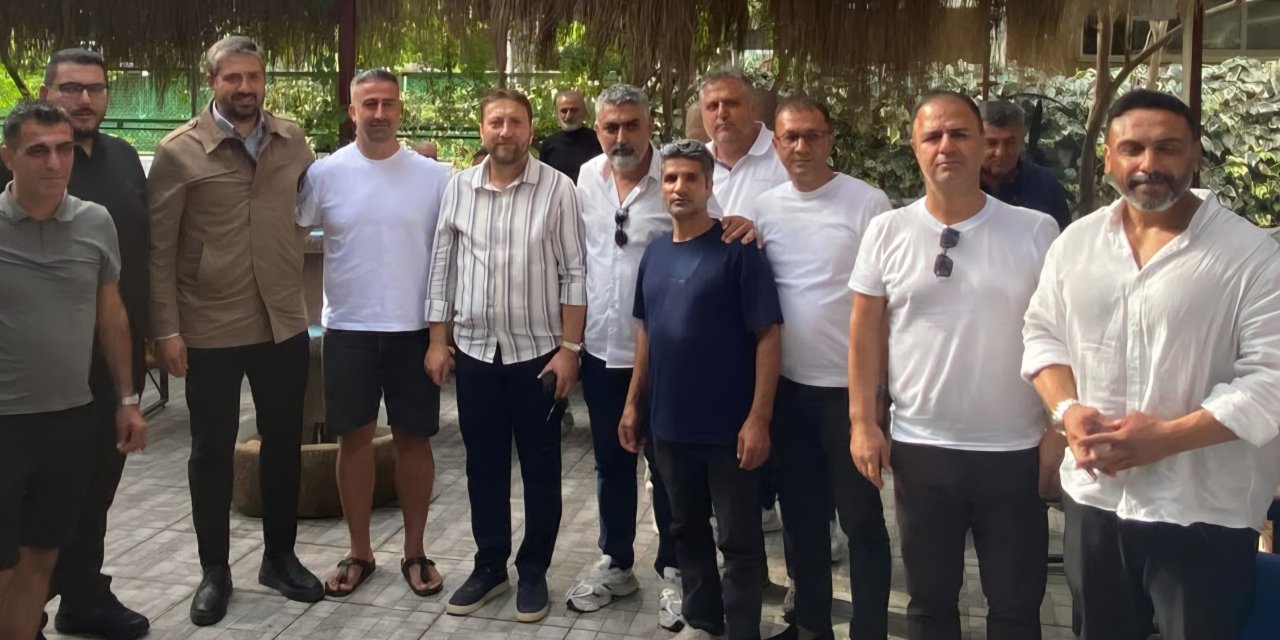 AK Parti Marmaris İlçe Başkanı Muzaffer Aravi, İçmeler Esnafının Sorunlarını Dinledi
