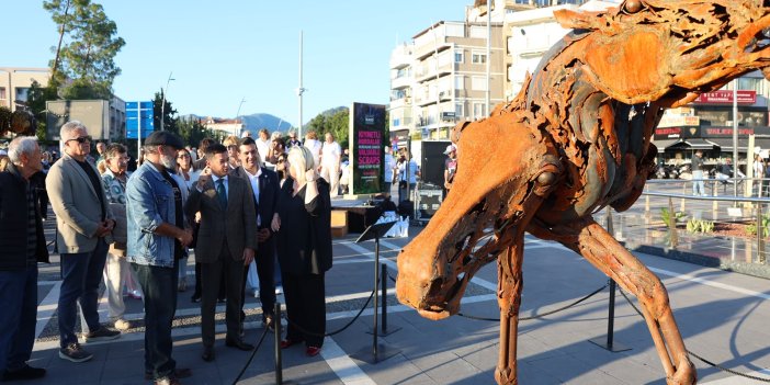 KIYMETLİ HURDALAR MARMARİS’TE SANATA DÖNÜŞTÜ