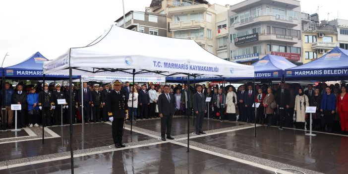 CUMHURİYET BAYRAMI KUTLAMALARI ÇELENK SUNUMUYLA BAŞLADI