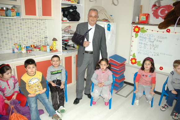 Çocuklarına Ziyaret