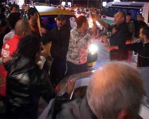 MARMARİSTE DERBİ SONRASI ORTALIK SAVAŞ ALANINA DÖNDÜ