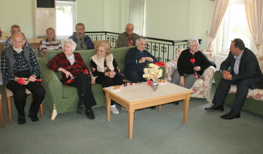 Ordululardan Yaşlılara ziyaret