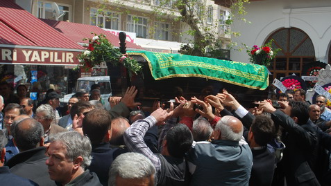 Ali Fidanın cenazesi Şehir Mezarlığında toprağa verildi.