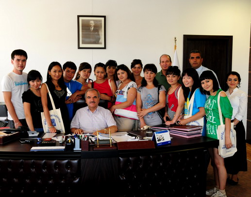 Gelen Öğrencilerini kabul etti