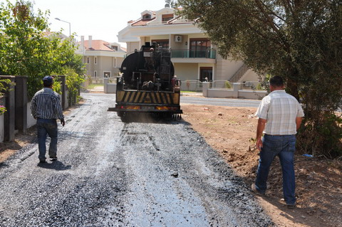 Asfaltlama Çalışmaları Başladı