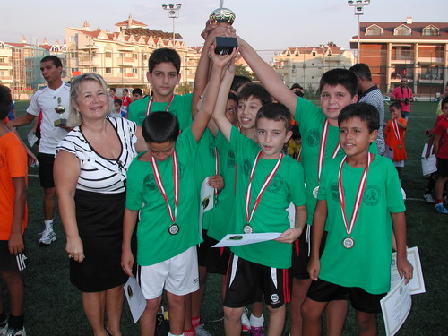 6. ERKAN IŞIKSAL FUTBOL TURNUVASINDA ÜÇ ŞAMPUYON BELİRLENDİ