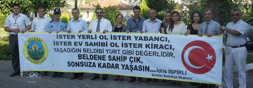 BELDİBİNDE MESAJ DOLU PANKARTLAR