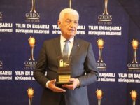 30 Büyükşehir Belediyesi Arasındaki Birincilik Ödülü Osman Gürün’e Verildi