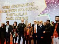 TÜRK SİNEMASININ “GEÇMİŞTEN GELECEĞE TAŞIYANLAR”  ÖDÜL TÖRENİNİN 5. AKM’DE GERÇEKLEŞTİ