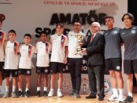 Marmaris Belediyesi Gençlik Spor Kulübü futbolcuları Kupaları Topladı