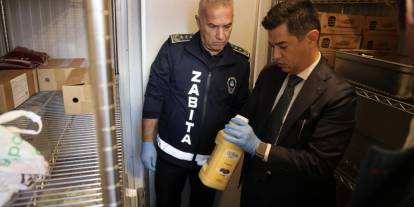 BAŞKAN ACAR ÜNLÜ FAST FOOD DENETİMLERİNE KATILDI