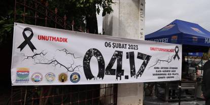 DEPREMDE YİTİRİLEN CANLAR ANILDI