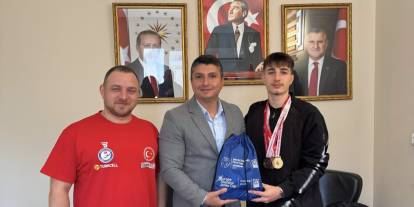 Kadir Kürşat Barbaros’tan Burak Üstündağ’a Ziyaret