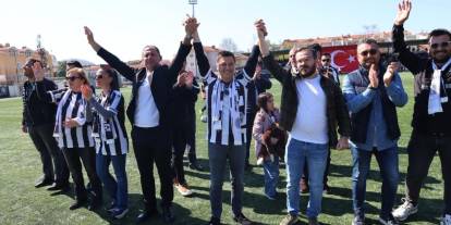 Marmaris Yat Marin FK Maçına Yoğun İlgi: Protokol ve Taraftar Tribünde Buluştu