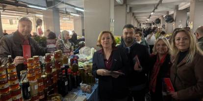 CHP Marmaris İlçe Örgütü’nden Pazar Yerinde Üye Çalışması / CHP Marmaris District Organization Conducts Membership Drive at Mark