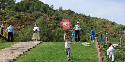UÇURTMALAR GÖKYÜZÜNÜ, ÇOCUKLAR BURUNUCU’NU RENKLENDİRDİ