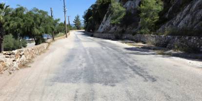 İçmeler’de Sinpaş Kızılbük Yolu Tehlike Saçıyor