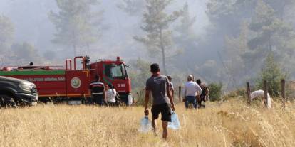 Muğla'daki İki Yangında Kontrol Mücadelesi Sürüyor