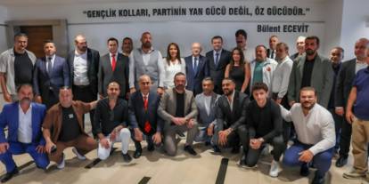 Kılıçdaroğlu, CHP Spor Kurulu Üyeleriyle Bir Araya Geldi