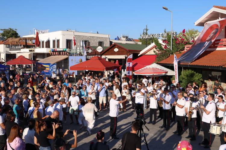 deniz-urunleri-festivali-8.jpg