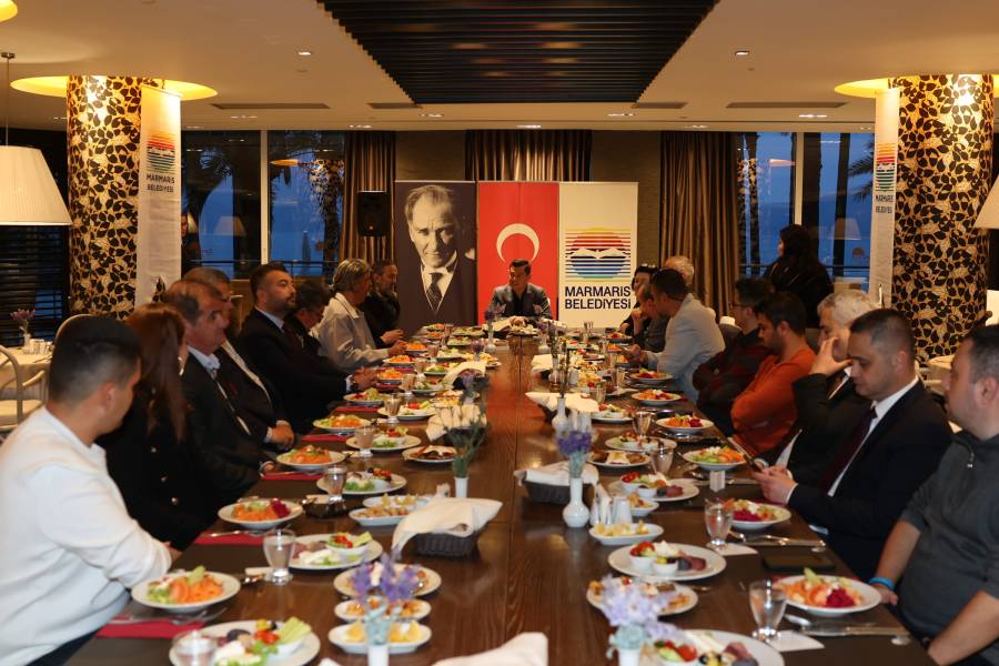 baskan-unlu-gazetecilerle-iftar-2.jpg